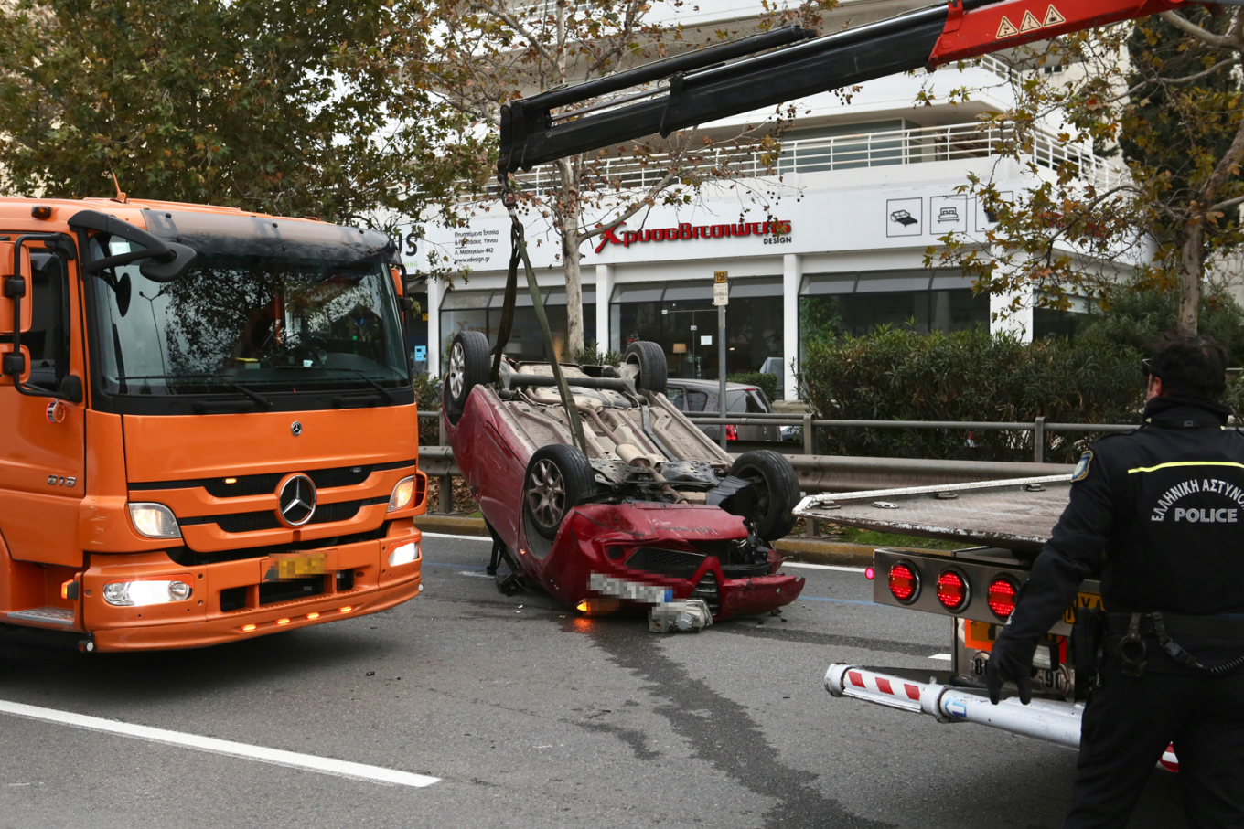 Τροχαίο με σύγκρουση τριών οχημάτων στη Λεωφόρο Μεσογείων