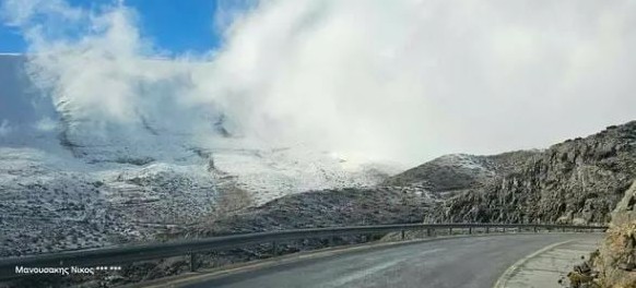 Κρήτη: Χιόνια στα βουνά και ουράνιο τόξο στη θάλασσα