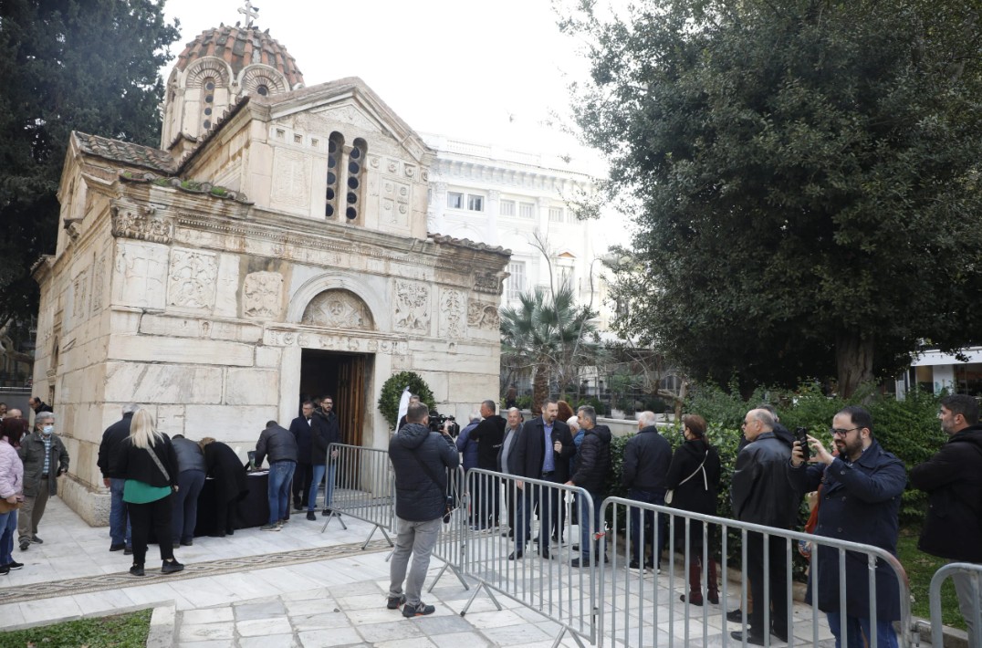 Δομάζος: Ραγίζουν καρδιές στο λαϊκό προσκύνημα