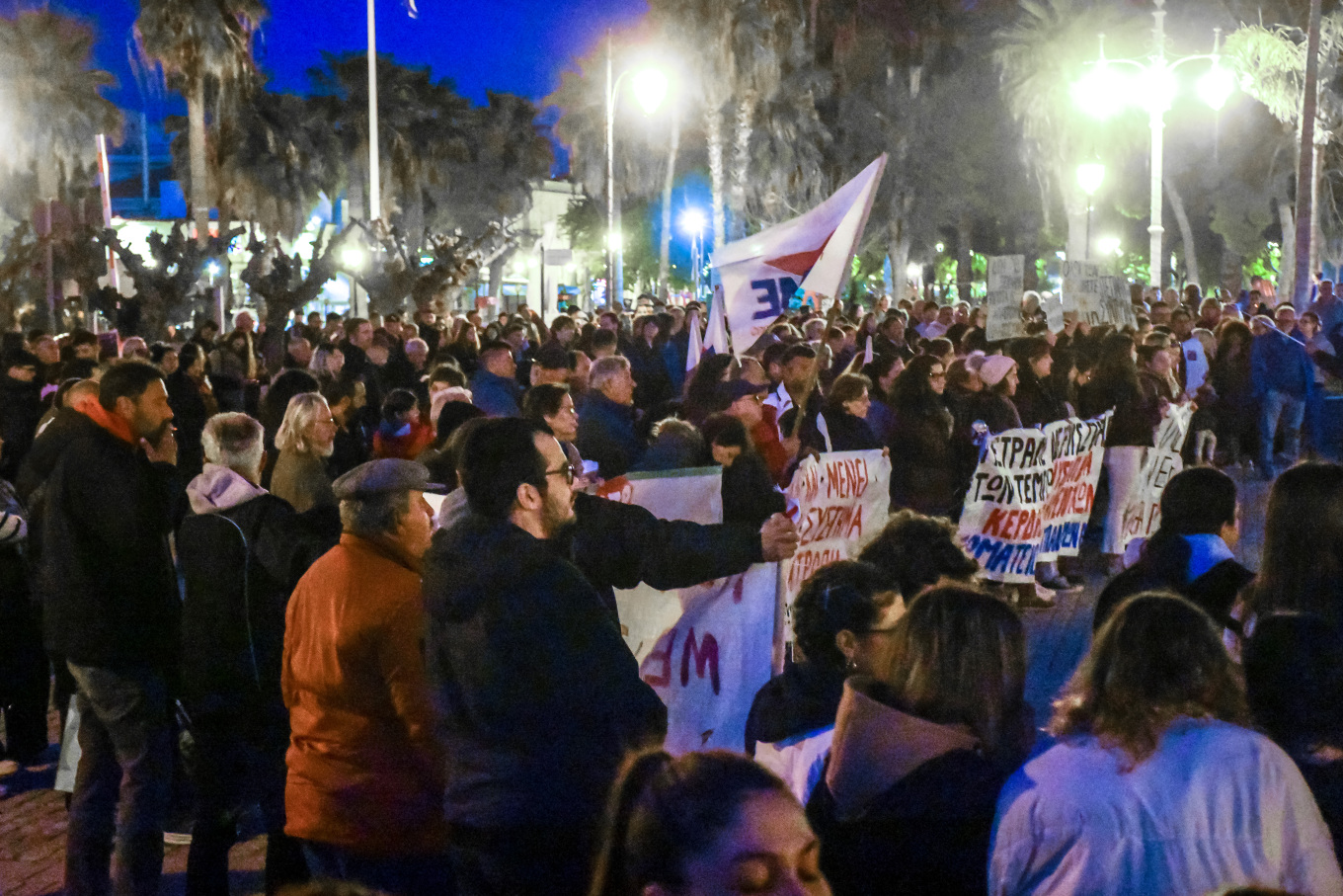 Συλλαλητήριο στο Ναύπλιο  Συλλαλητήριο πραγματοποιείται για το πολύνεκρο δυστύχημα των Τεμπών.