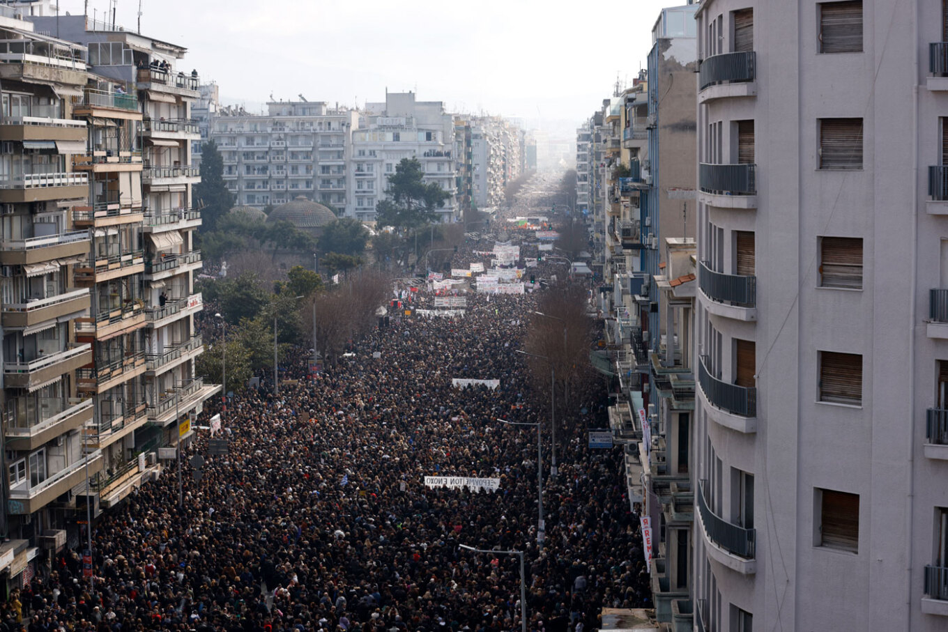 Μεγαλειώδεις συγκεντρώσεις σε όλη την Ελλάδα για την τραγωδία των Τεμπών